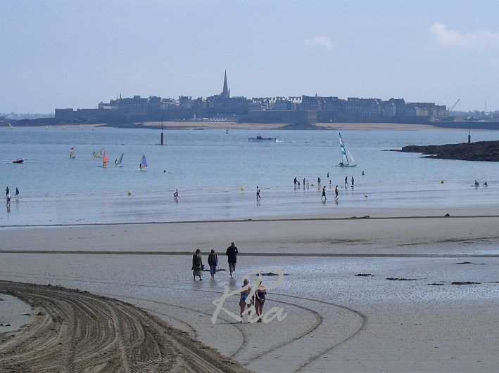 Frankreich, Blick von Dinard hinueber zur Altstadt von Saint Malo