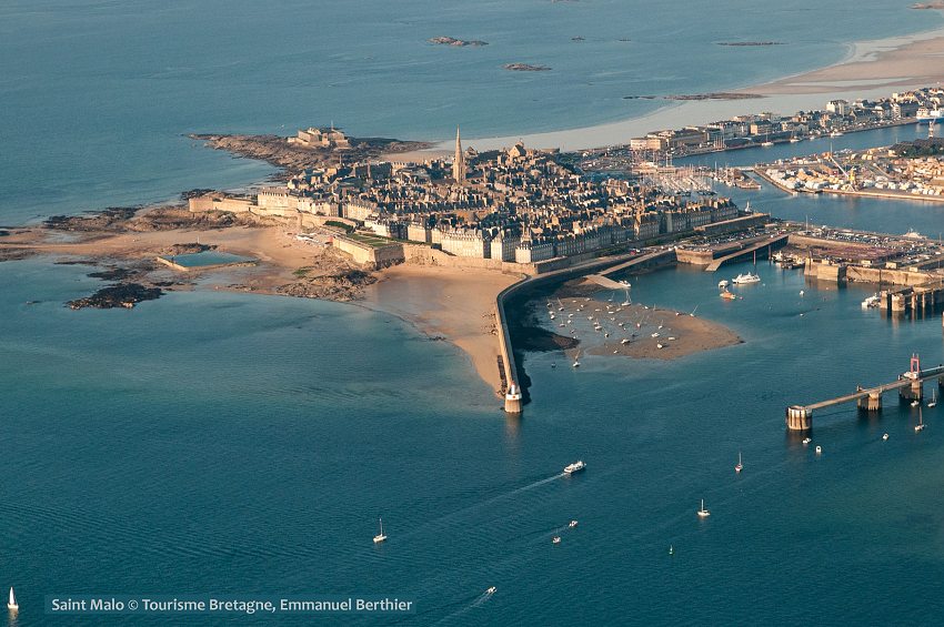 Frankreich, Bretagne, Saint Malo aus der Luft