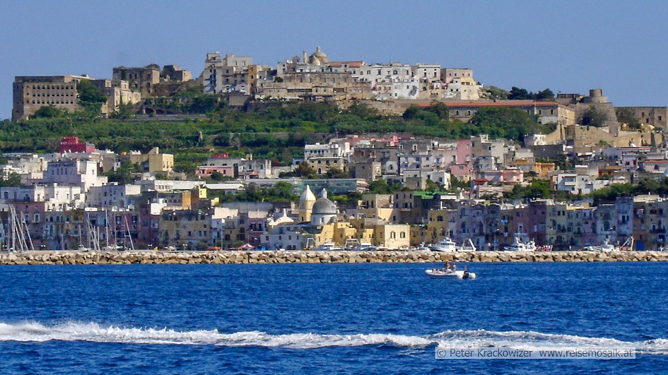 Kampanien, Blick auf die Insel Prócida im Golf von Neapel
