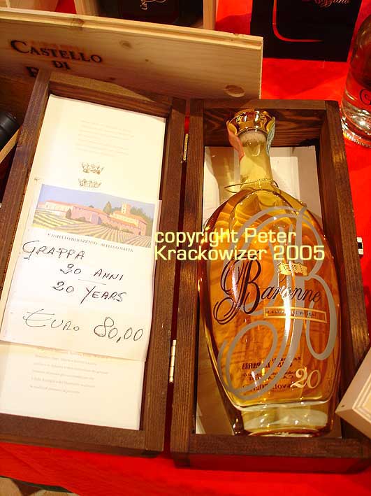 Italien, Piemont, Castello Razzano bei Asti: Grappa