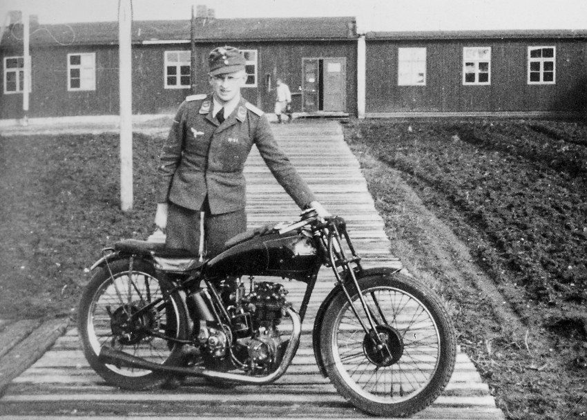Helmut Krackowizer with his Rudge 250 cm³ on the Isle of Fehmarn during Second World War