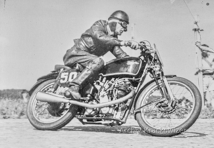 F. J. Binder auf Velocette 350 cm³ KTT MK8