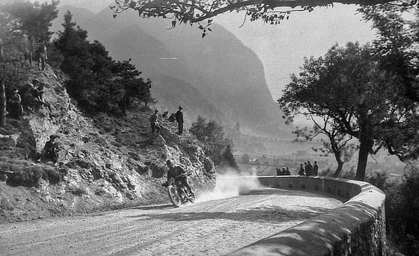 Edi Linser, Zirlerbergrennen, Blick auf die Martinswand, um 1927.