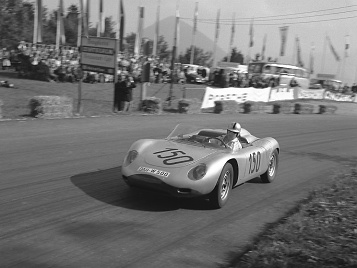 Großer Bergpreis von Österreich auf dem Gaisberg 1961, im Bild Sepp Greger, Sieger Sportwagen bis 1600  auf Porsche RSK