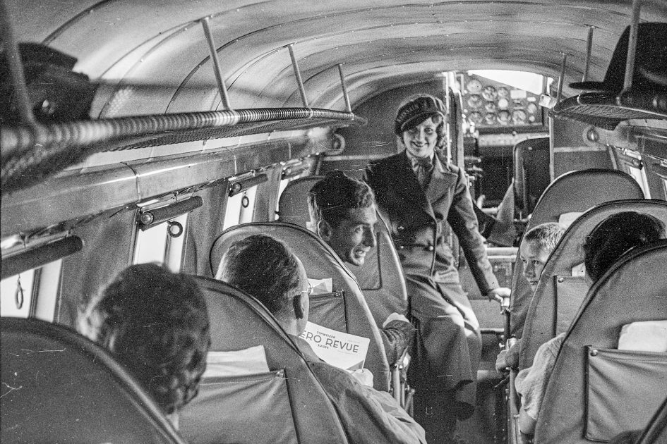 Europas erste Hostess Nelly Diener in der Curtiss Condor, bei deren Absturz sie ums Leben kam, 1934